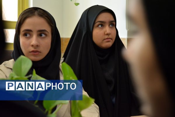 برای اولین‌بار؛ برگزاری کافه ۵۷ در دبیرستان‌ نمونه دولتی ولایت بهارستان‌دو