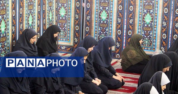تجمع معنوی مادران و دختران در مصلی رشت