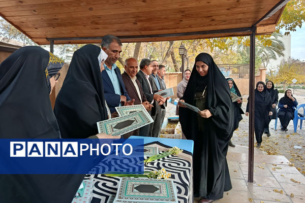 محفل صمیمی کارکنان اداری ناحیه ۴ شیراز به مناسبت روز زن