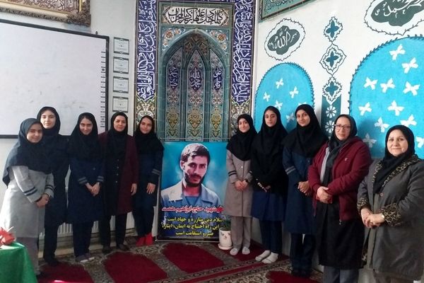 اجرای طرح لاله‌های روشن در دبیرستان شهید همت شهرستان ملارد 