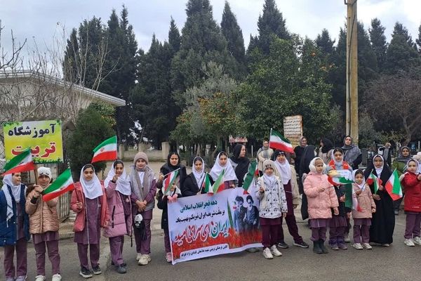 پیاده‌روی خانگی به‌مناسبت دهه فجر در گلوگاه