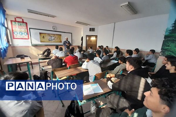 سلسله جلسات گفتمان دینی و مشاوره خانواده در هنرستان موفقیان
