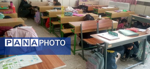 اجرای مانور زلزله در دبستان فرهنگ فرازمند