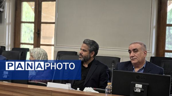 آیین رونمایی از پوستر بیست‌وهفتمین جشنواره خیرین مدرسه‌ساز استان اصفهان