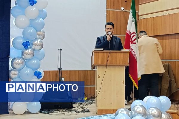  جنگ شادی به مناسبت میلاد امیرالمؤمنین(ع) در سالن تبلیغات شهرستان ورامین 