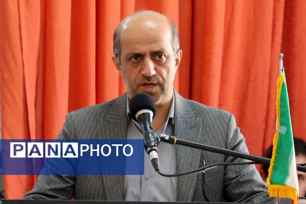 آیین نواخته شدن زنگ نماز در مدارس آذربایجان شرقی با حضور معاون آموزش متوسطه وزارت آموزش و پرورش
