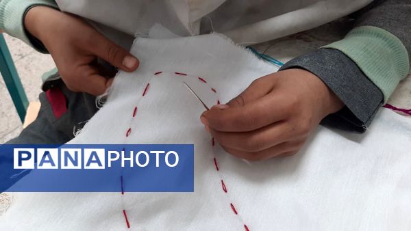 وقتی معلم، خیاط می‌شود