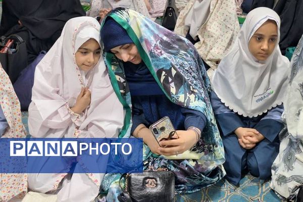 طرح نورانی «هم سجاده با مادر» در دبستان حکمت نبوی ناحیه دو شهرری 