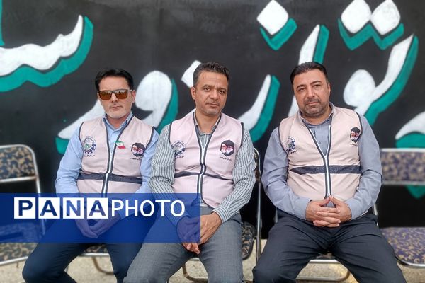 از مدرسه تا موکب حسینی؛ دانش‌آموزان پیشتاز شهرستان قدس در خدمت زائران اربعین حسینی