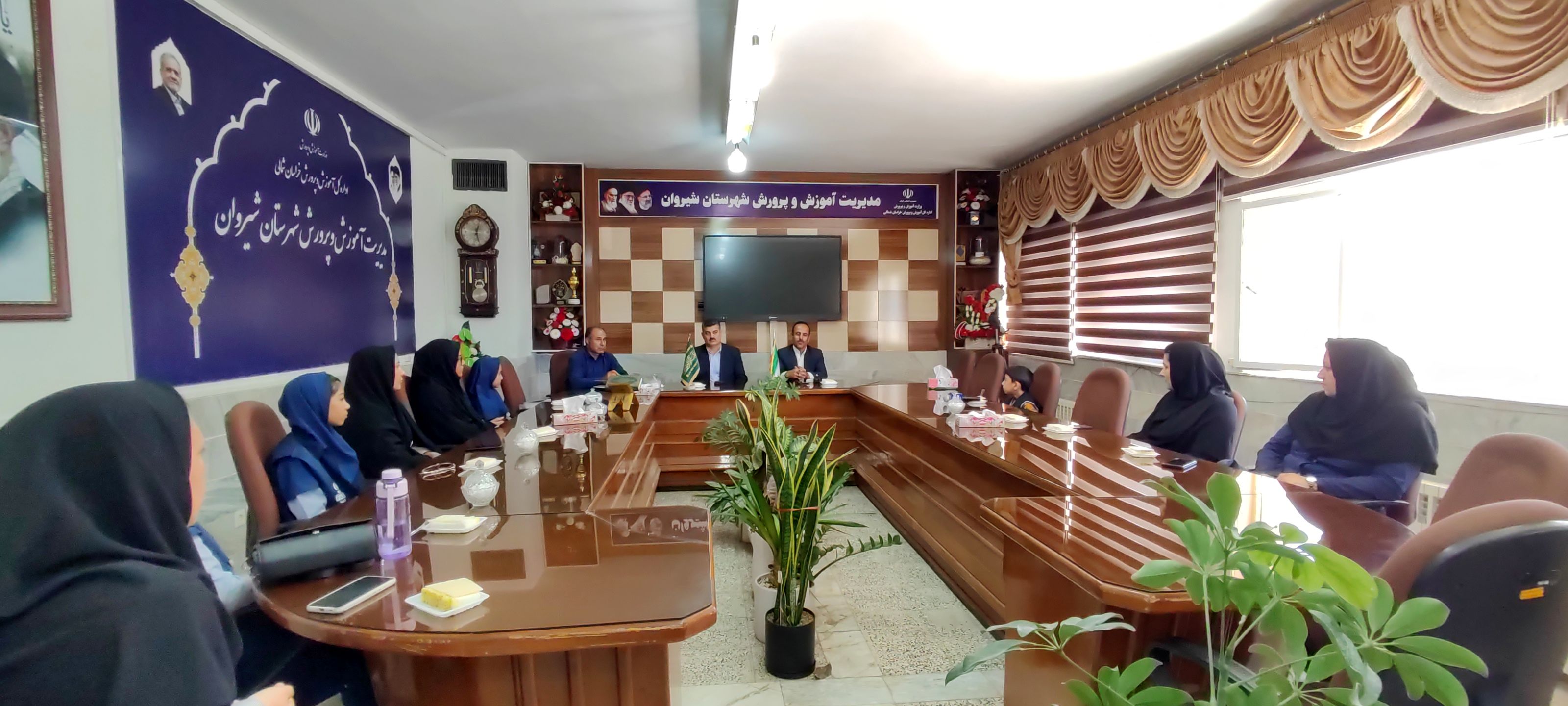 تجلیل مدیر آموزش و پرورش شهرستان شیروان از خبرنگاران پانا