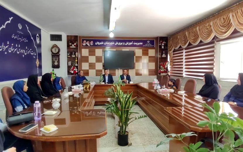 تجلیل مدیر آموزش و پرورش شهرستان شیروان از خبرنگاران پانا