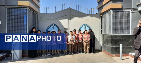 دیدار دانش آموزان پیشتاز با پرسنل نیروی انتظامی نیشابور