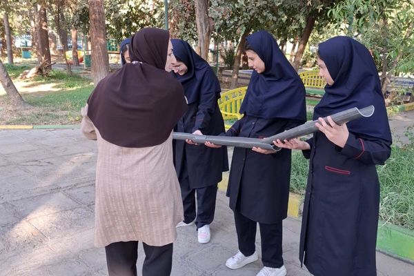 کافه‌ای برای فکر کردن و کتابخانه ای برای زندگی