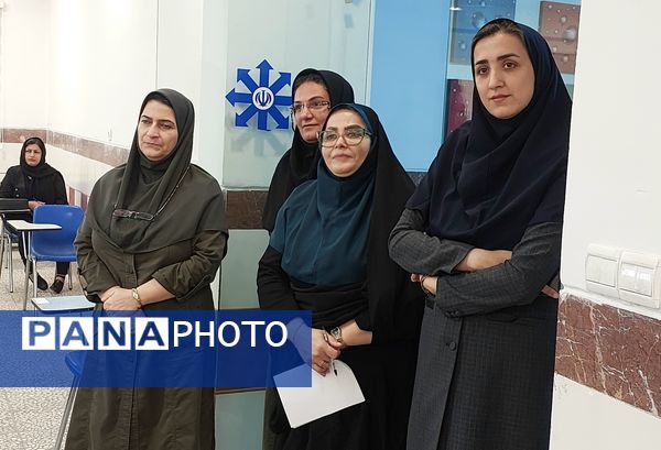 انتخابات انجمن اولیا و مربیان در دبیرستان فرزانگان قائمشهر