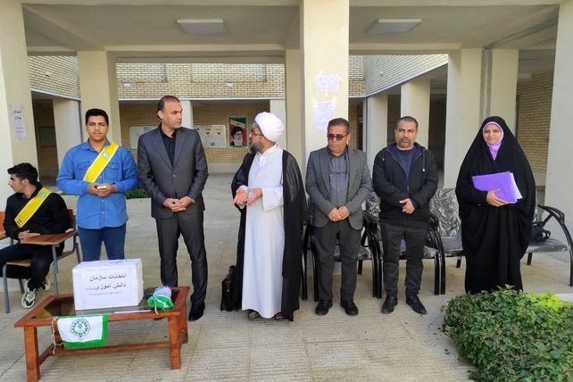 مشارکت پرشور دانش‌آموزان در انتخابات شورای پیشتاز مدرسه کوثر