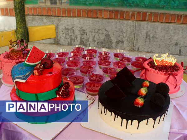 جشن یلدای دانش‌آموزی، در دبیرستان هیات امنایی دخترانه معراج اردبیل