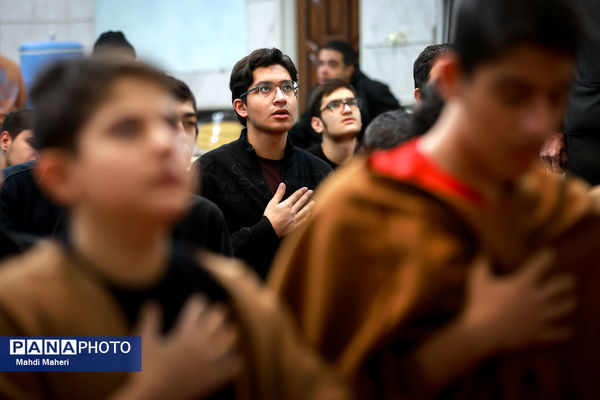 اعتکاف دانش‌آموزی در مسجد امام عصر (عج)