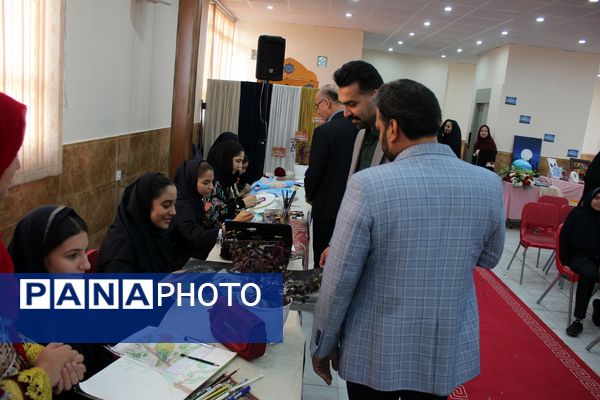 زنگ آغاز رقابت‌های هنری در گل‌های نمونه ورامین به صدا در آمد