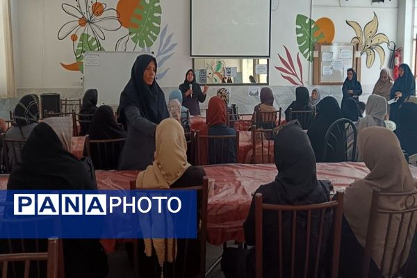 اولین  مجمع عمومی انجمن اولیاء و مربیان در دبیرستان شهید مجید دهنوی 