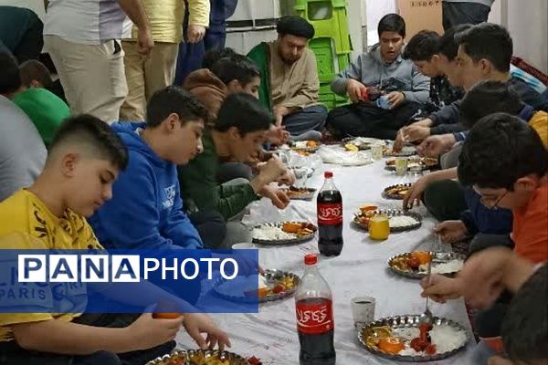 حضور دانش‌آموزان ناحیه 2 شهرری در مراسم اعتکاف دانش‌آموزی 