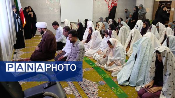 نماز جماعت به امامت امام جمعه‌‌‌ی موقت میناب