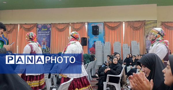 آیین تجلیل از برگزیدگان جشنواره‌های فرهنگی هنری