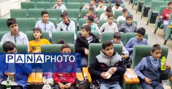 جشن عبادت ویژه دانش‌آموزان پسر 