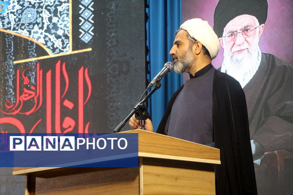 مراسم تقدیر از نخبه قرآنی دانشگاه فرهنگیان یزد 