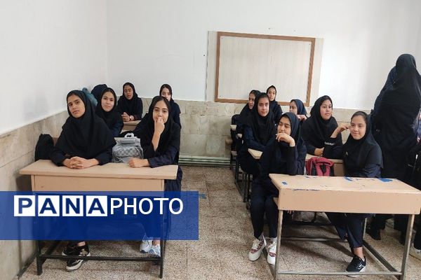 بازگشایی مدارس در دبیرستان دخترانه شهید مجید دهنوی نیشابور
