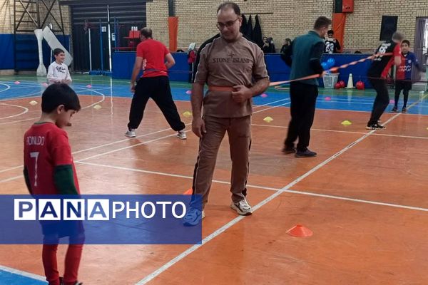 مسابقه ورزشی «روز پدر و پسری» طرح شهید خرازی در دبستان پسرانه علامه طباطبایی پیشوا