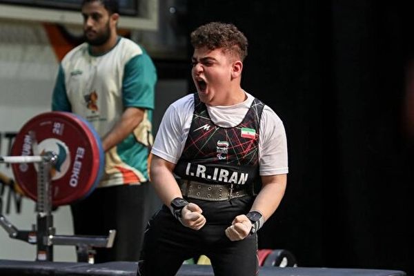 شکسته شدن رکوردهای آسیا با مشت‌های پولادین پاراوزنه‌بردار ایران