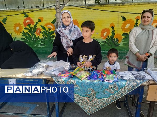 برگزاری بازارچه درون مدرسه‌ای در دبستان مبین شیروان