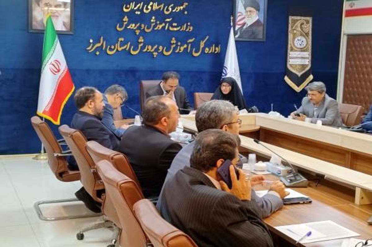دانشآموزان را باید از روشهای مختلف با فرهنگ غنی تمدن ایرانی آشنا کرد