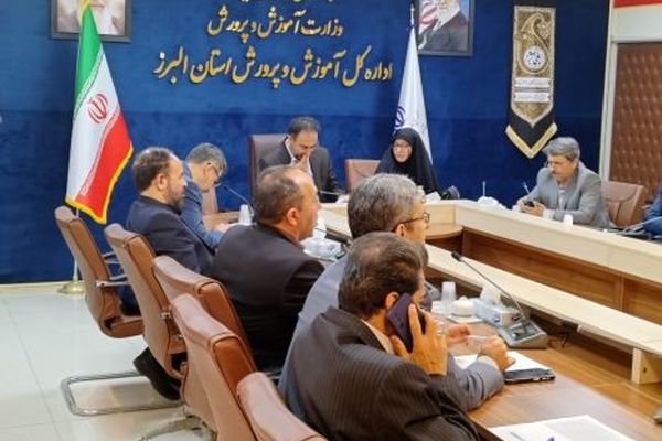 دانش‌آموزان را باید از روش‌های مختلف ‌با ‌فرهنگ غنی تمدن ایرانی آشنا کرد
