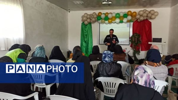 آموزش اطفای حریق به داوطلبان دوام ثامن منطقه ۱۲ مشهد