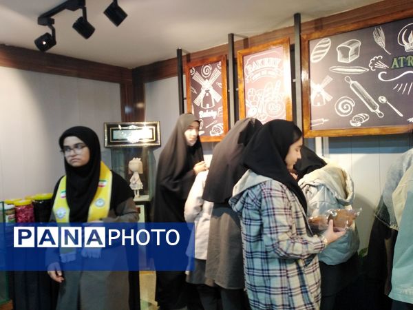 بازید دانش آموزان از مجموعه عطرنان