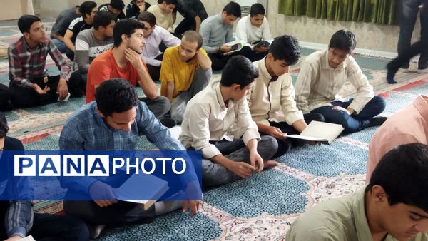 انس با قرآن در دبیرستان شاهد ابوذر غفاری 