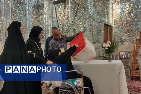 مردم شیراز پای کار ایران و وطنشان