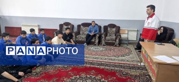 نشست آمادگی اعزام دانش‌آموزان به المپیاد استانی هلال احمر