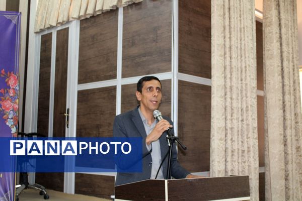 آیین تجلیل از برگزیدگان پسر مسابقات قرآن، عترت و نماز شهرستان بن 