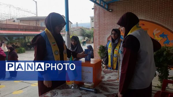 جشن عاطفه‌ها در دبیرستان دوره اول شاهد دخترانه شهرستان کردکوی