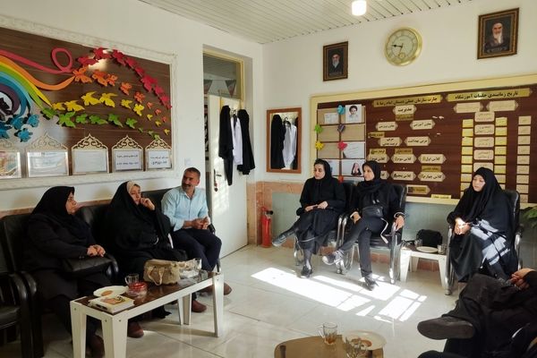 اولین جلسه انجمن اولیا و مربیان در دبستان رضای ۸ طرقبه شاندیز