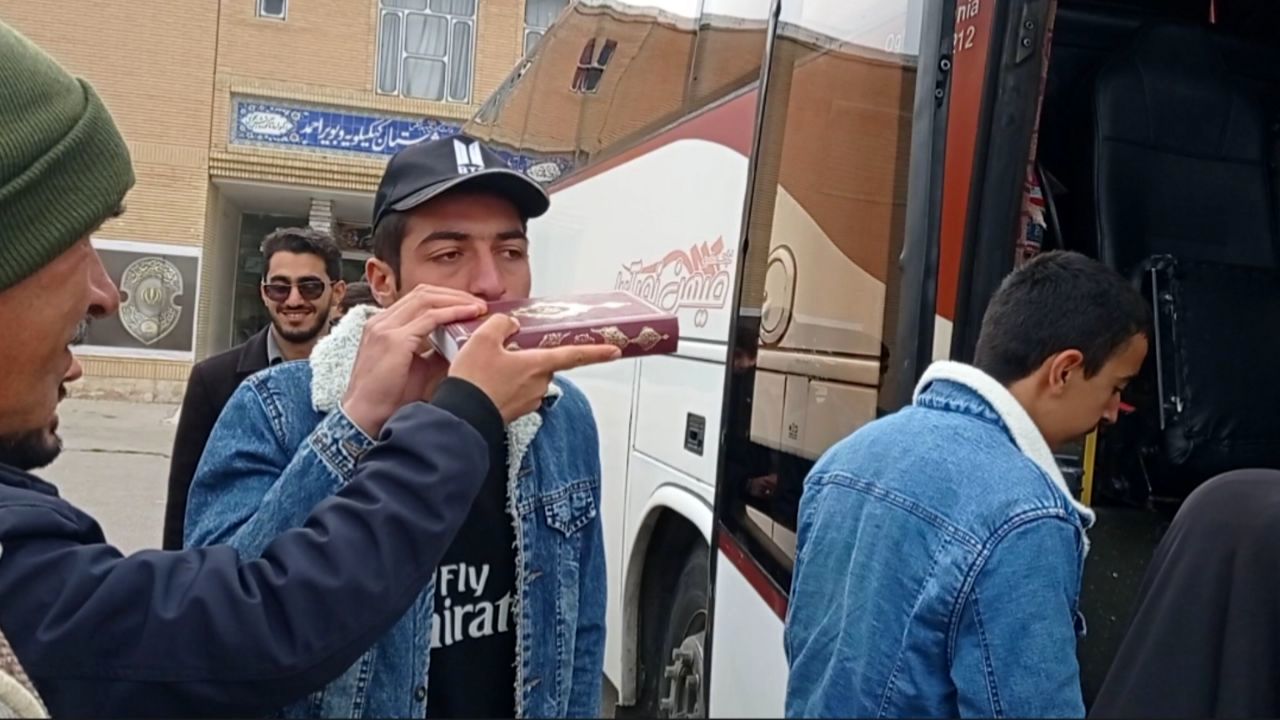 اعزام دانش‌آموزان کهگیلویه‌و‌بویراحمد برای دیدار با مقام معظم رهبری به تهران 