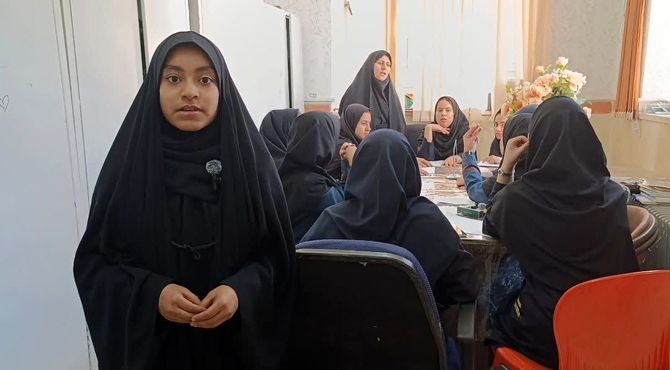 برگزاری اولین جلسه شورای دانش آموزی در دبیرستان فاطمیه اندیشه زارچ