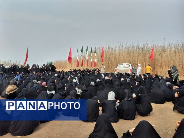 سفری در دل هشت‌ سال دفاع‌ مقدس