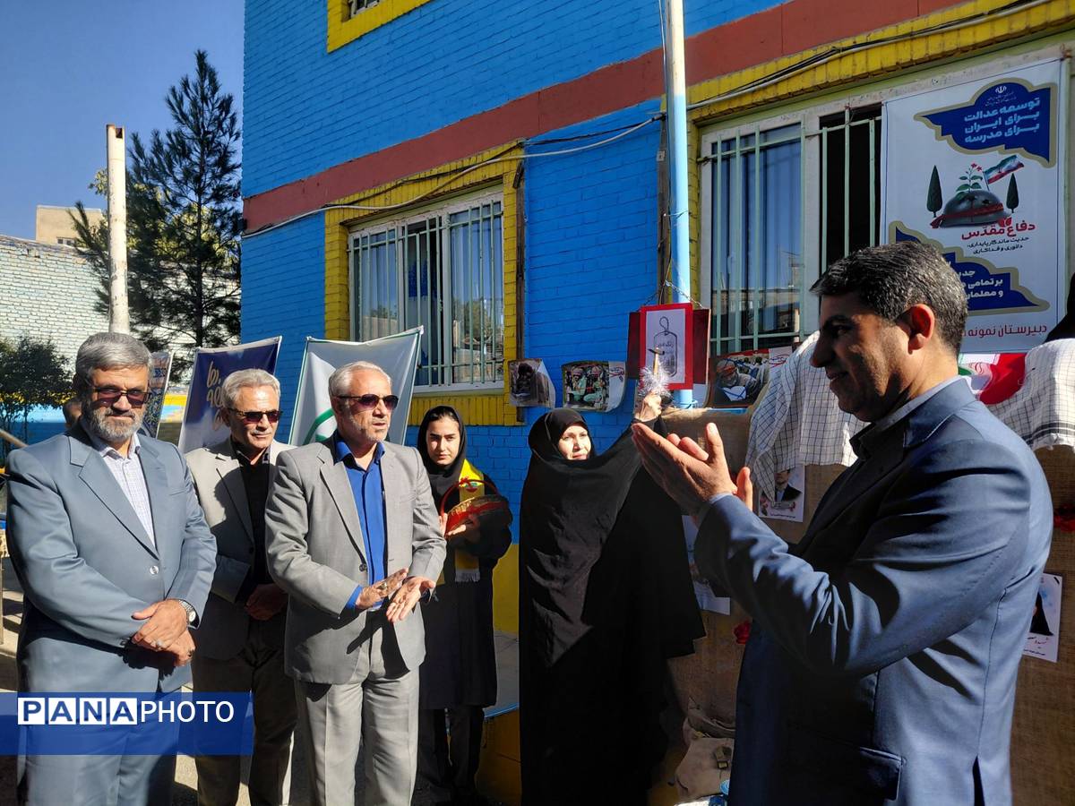 مراسم بازگشایی مدارس و جشن عاطفه‌ها در مدرسه نمونه دولتی خدیجه الکبری(س) قروه