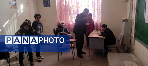 محفل انس با قرآن در دبیرستان شهید مصطفی خمینی اسلام آباد