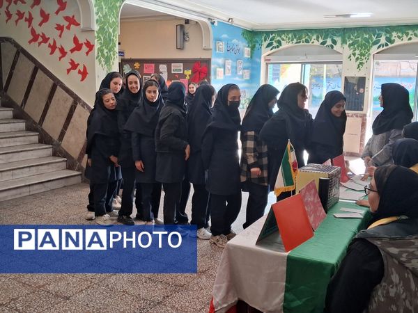 میزبانی پیشتازان مدرسه شهید مدرس در انتخابات شورای دانش‌آموزی