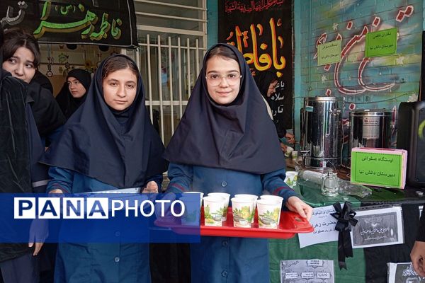 ایستگاه صلواتی دانش‌آموزان دانش‌نیا؛ تجلی ارادت به حضرت فاطمه زهرا(س)