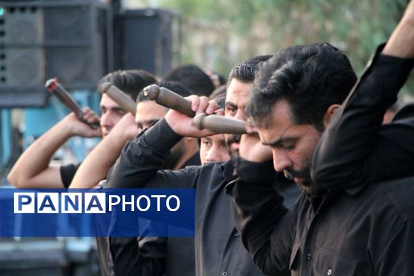 مراسم زنجیر زنی در شهرستان بم 